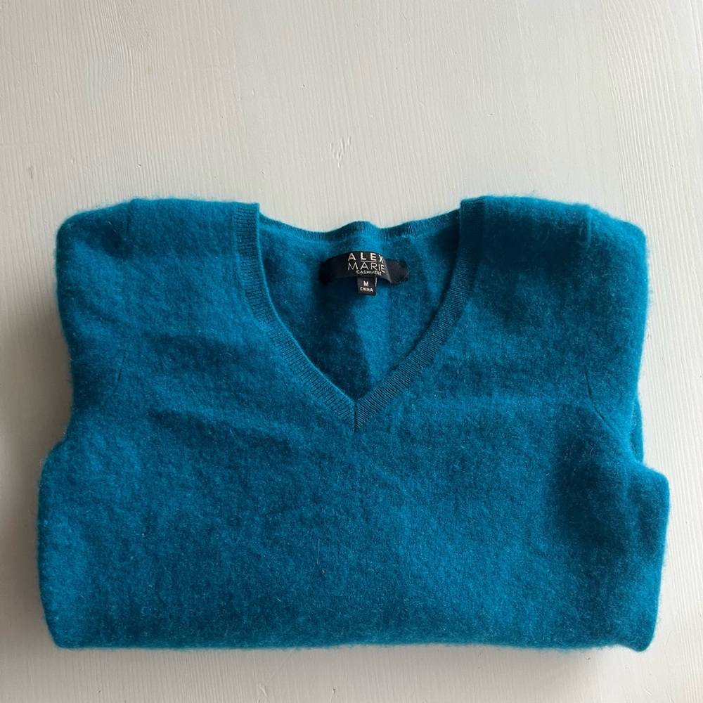 ALEX MARIE V NECK 100% CASHMERE SWEATER SIZE M